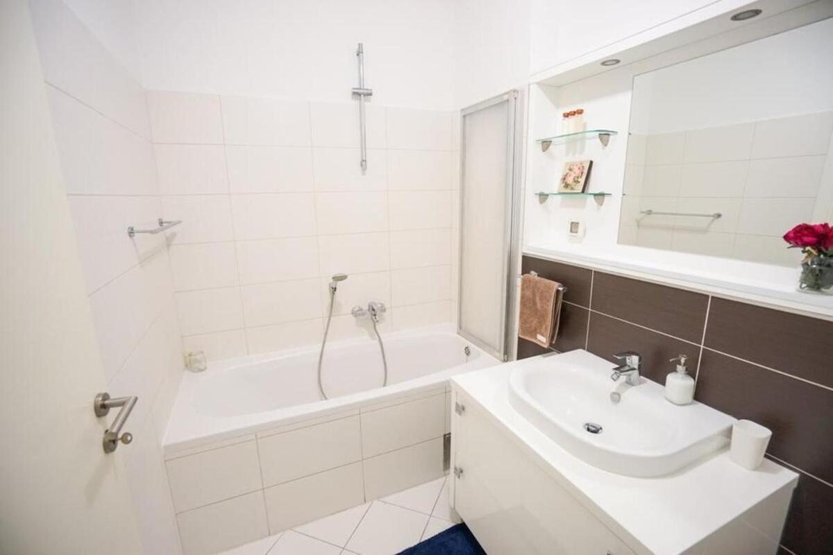 Apartment Zara White 外观 照片